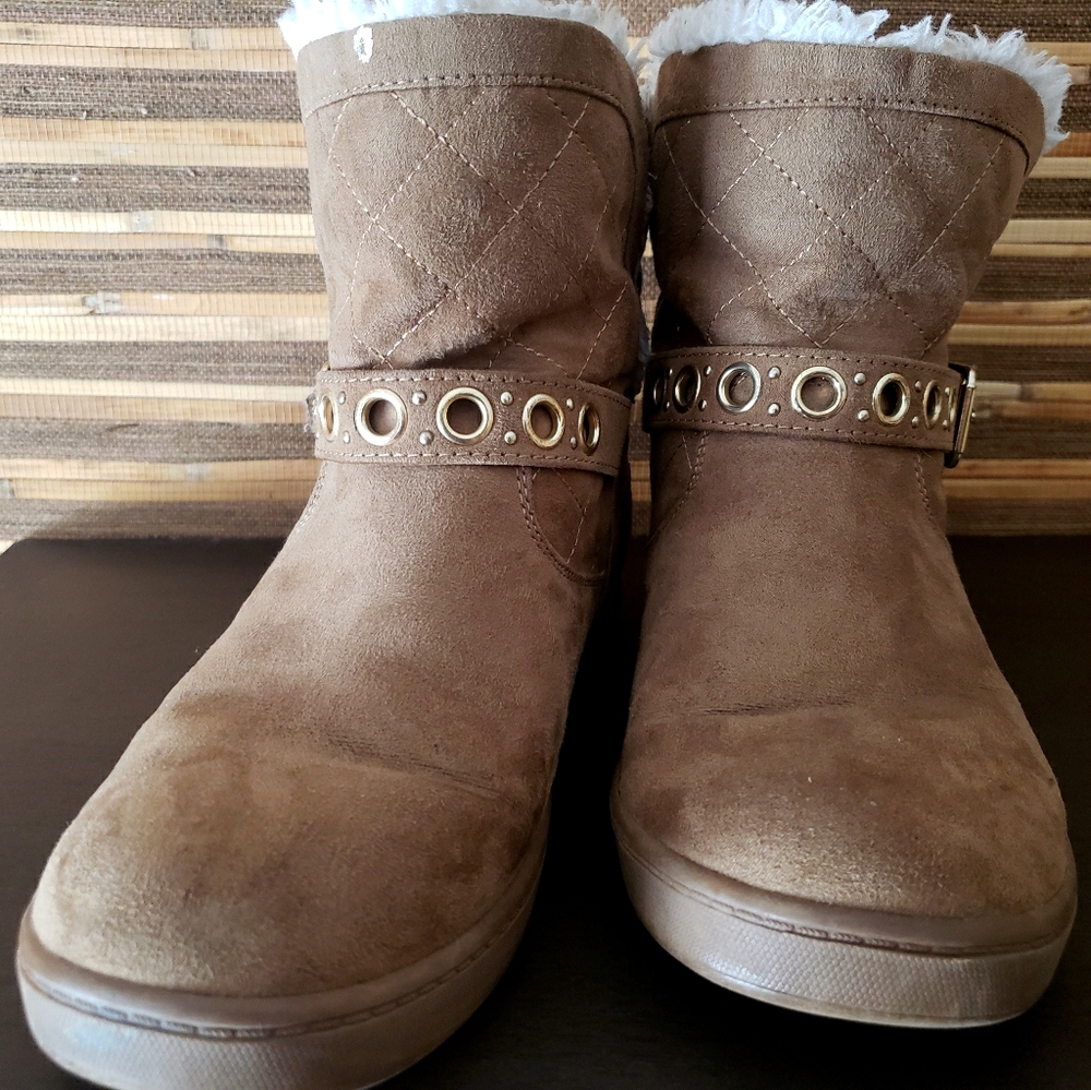 Guess boots